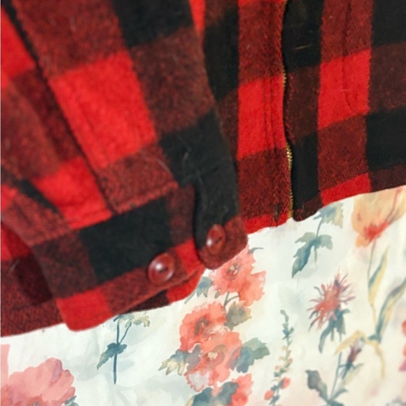 Vintage Woolrich Red and Black Plaid Shirt Jacket - Picture 5 of 11
